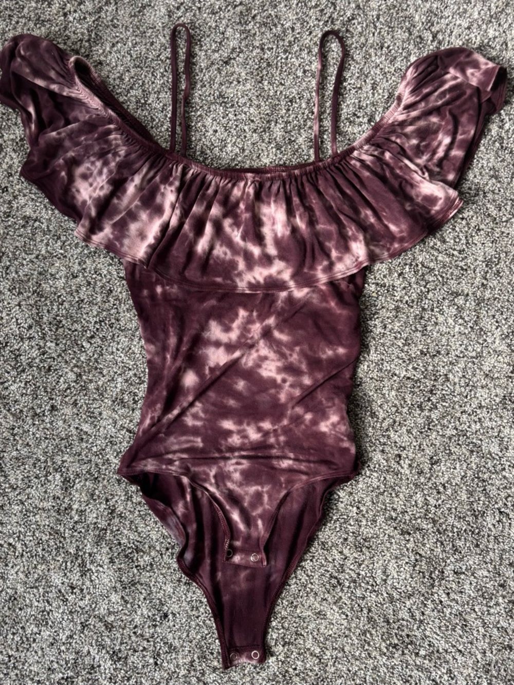 American Eagle
Girls Off-Shoulder Tie-Dye One-Piece Bodysuit in Plum - Picture 1 of 3